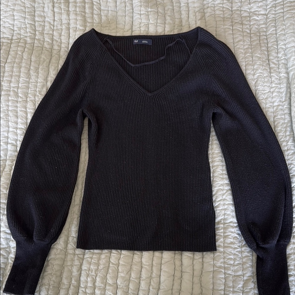 GAP Black V-Neck Sweater Classic Knit